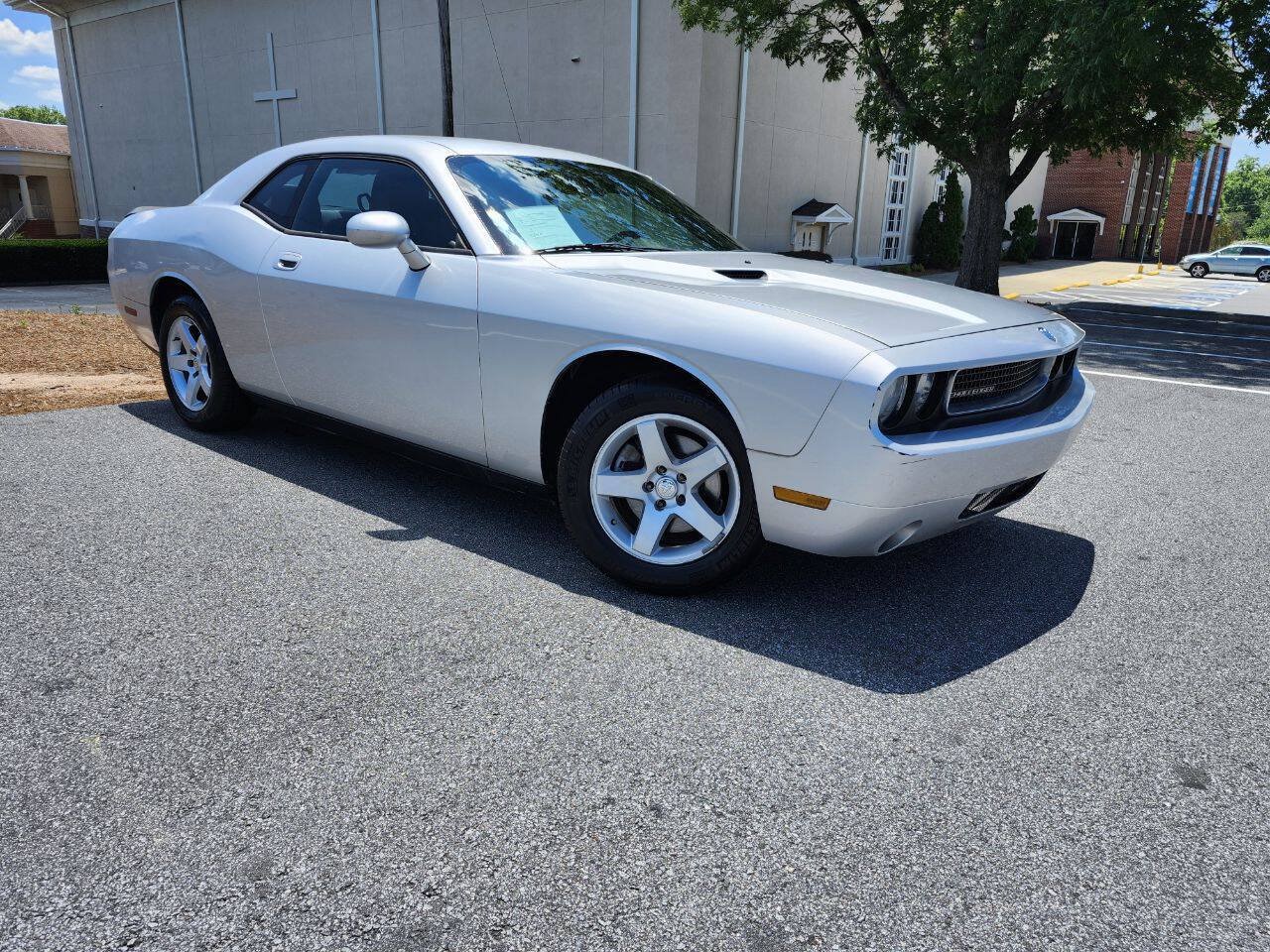 Used 2010 Dodge Challenger SE RWD image 1