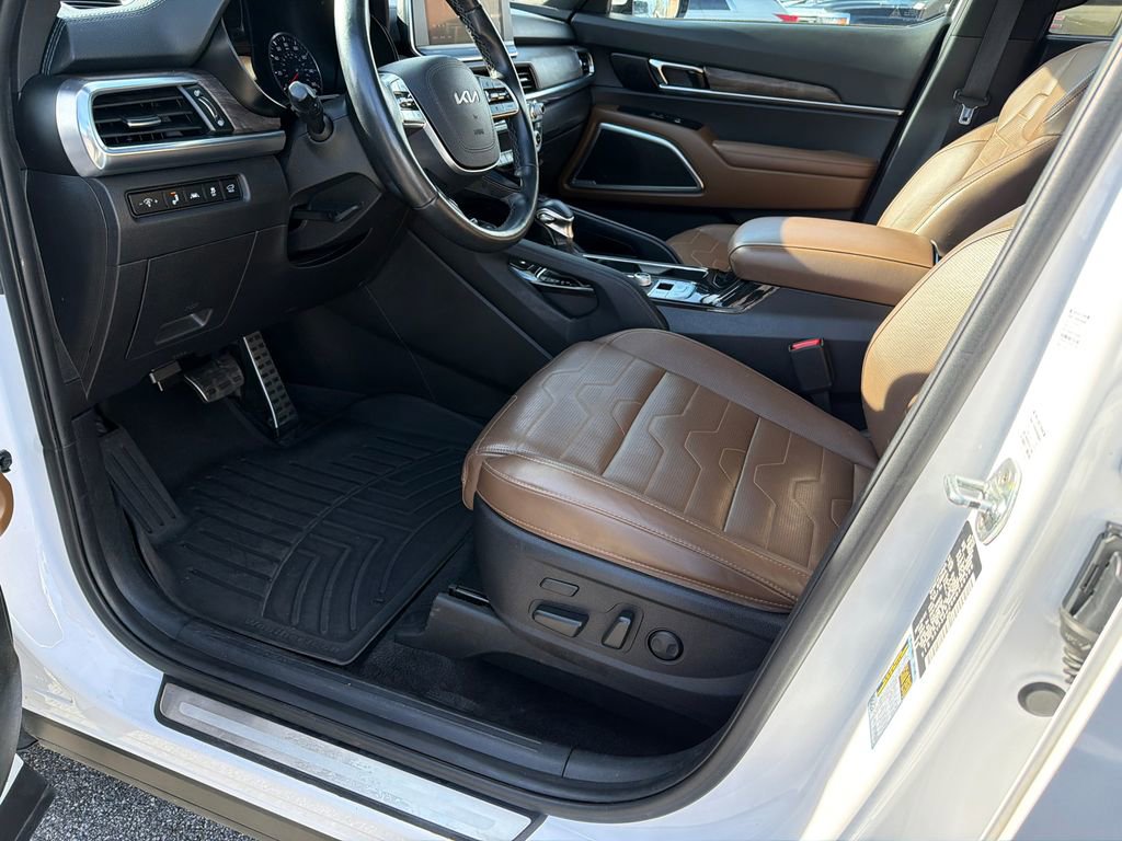 Used 2022 Kia Telluride SX w/ SX Prestige Package image 9