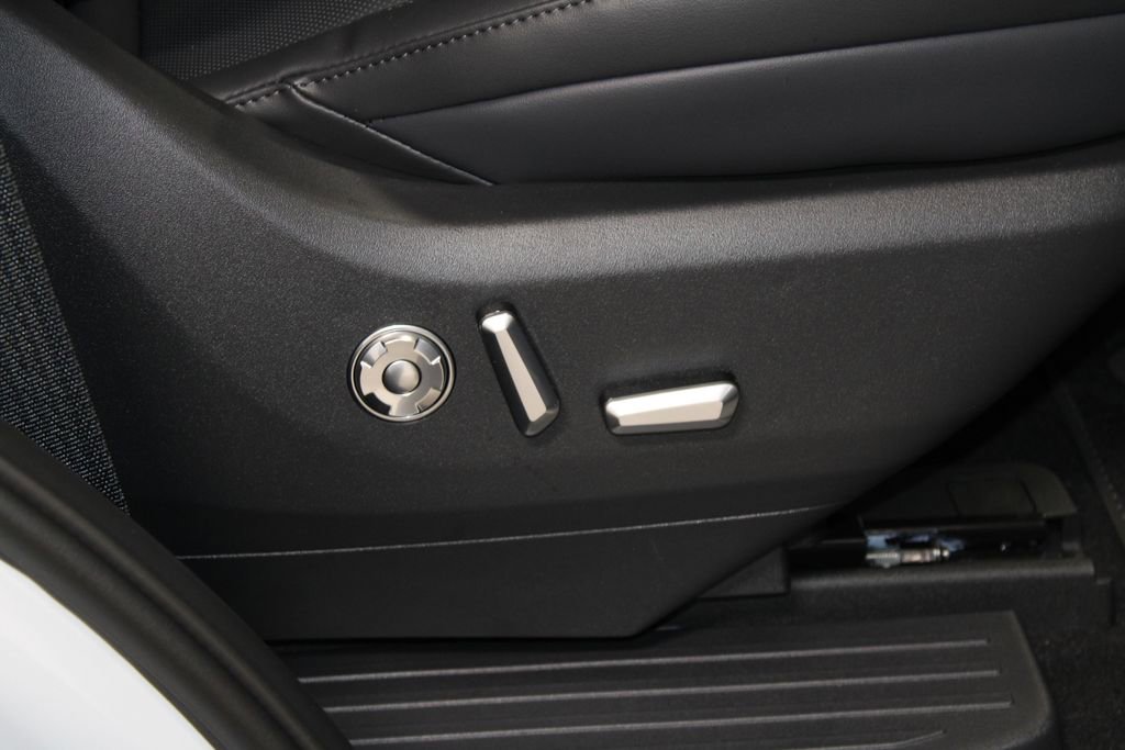 New 2025 Lincoln Navigator Reserve w/ Jet Appearance Package image 34