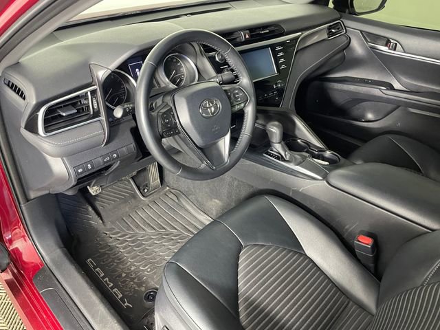 Used 2018 Toyota Camry SE FWD image 3