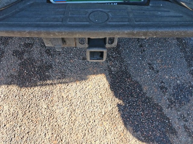 Used 2015 Nissan Titan SV w/ SV Value Truck Package image 9