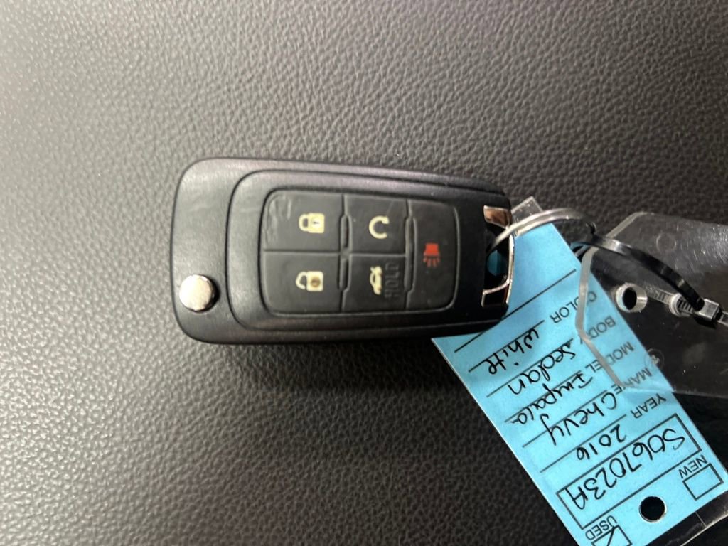 Used 2016 Chevrolet Impala LTZ w/ Enhanced Convenience Package image 32