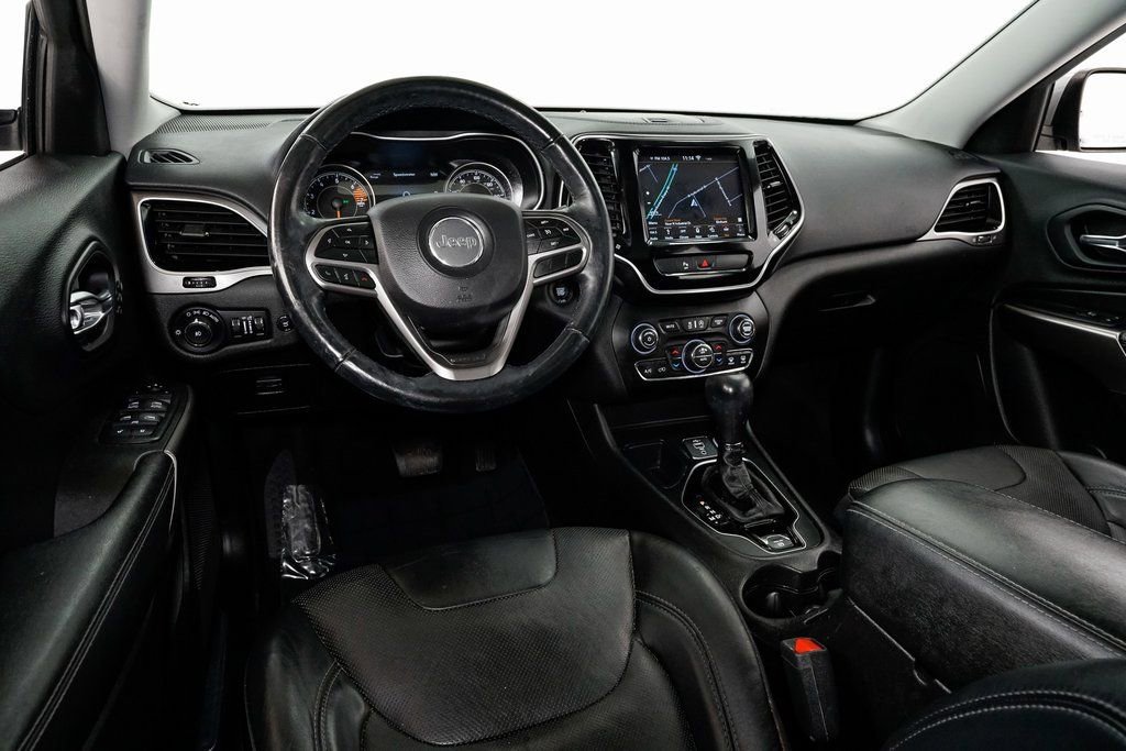 Used 2019 Jeep Cherokee Limited image 6