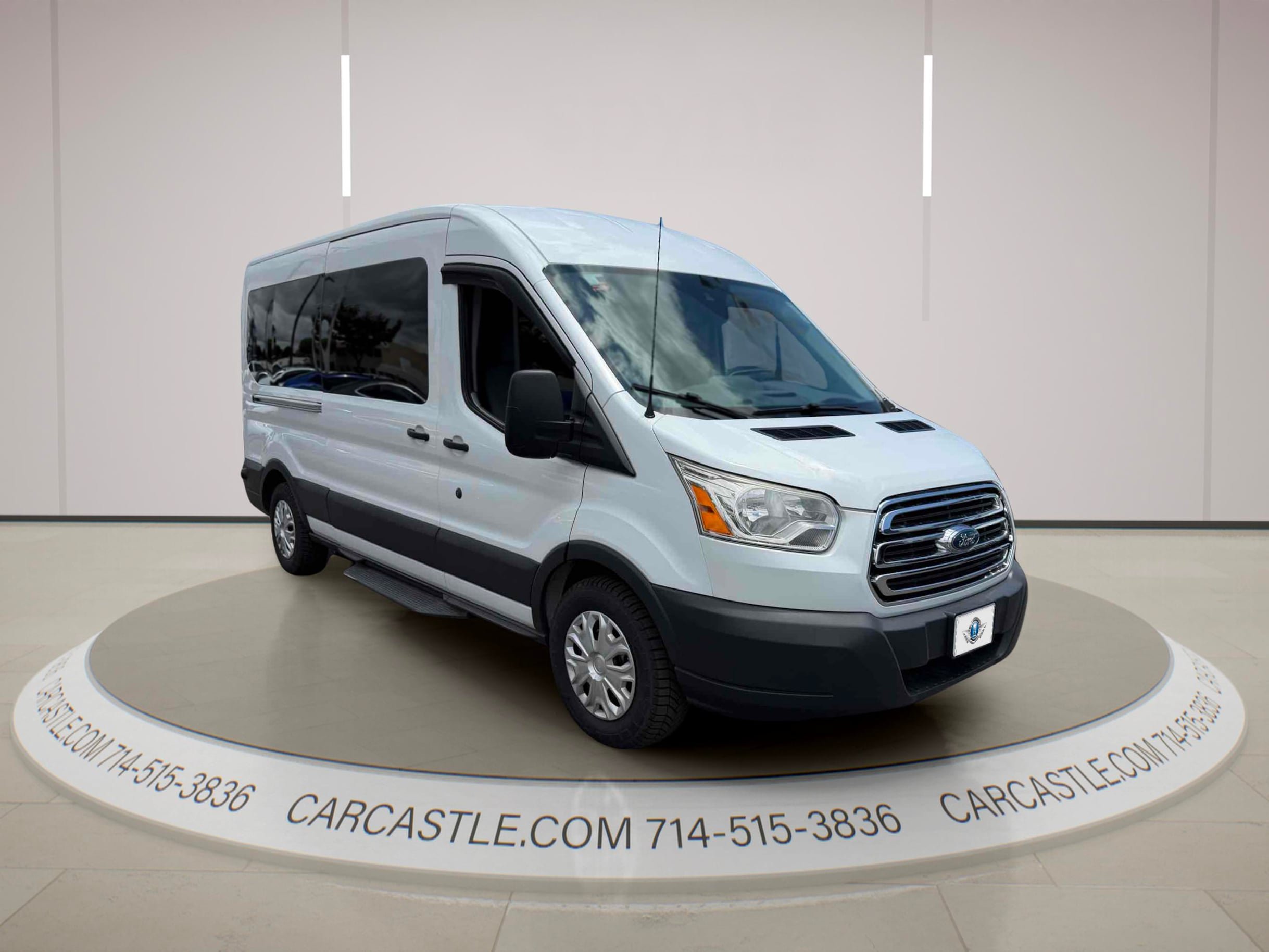 Used 2017 Ford Transit 350 XLT RWD image 7
