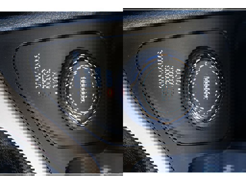 Used 2016 Jeep Cherokee Limited w/ Luxury Group image 22