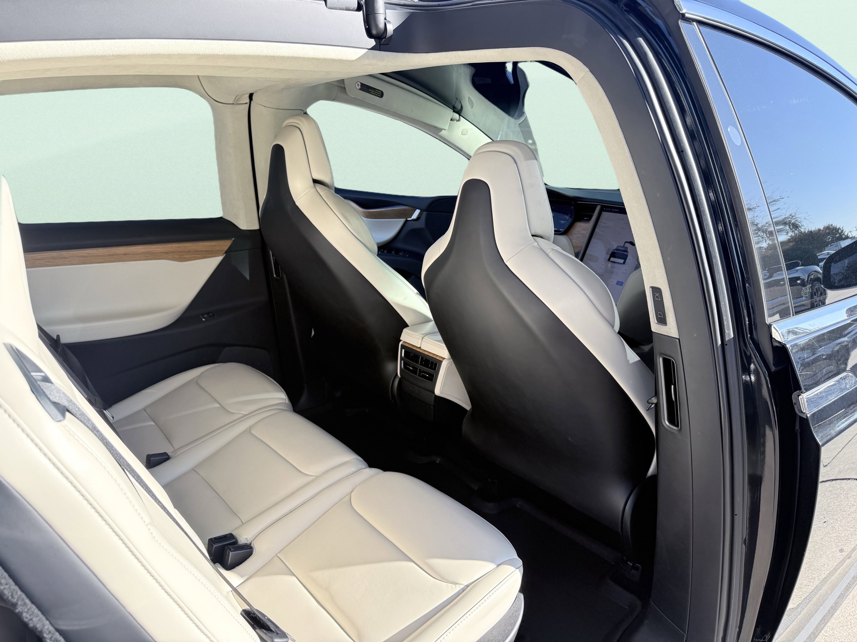 Used 2019 Tesla Model X 75D image 43