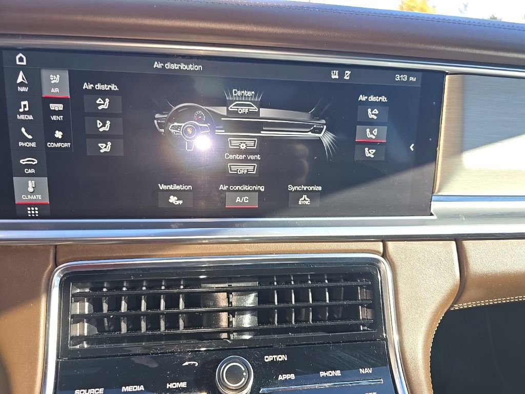 Used 2018 Porsche Panamera 4S image 21