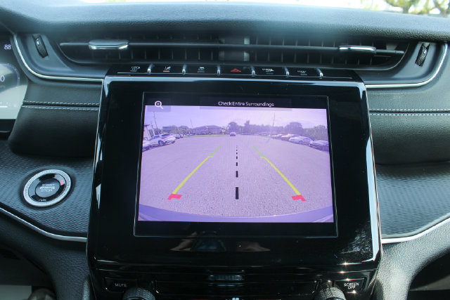 Used 2024 Jeep Grand Cherokee Laredo RWD image 21