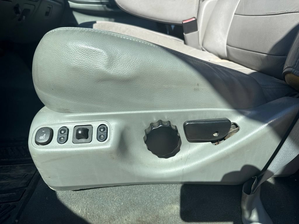 Used 2006 Ford F350 Lariat AWD/4WD image 14