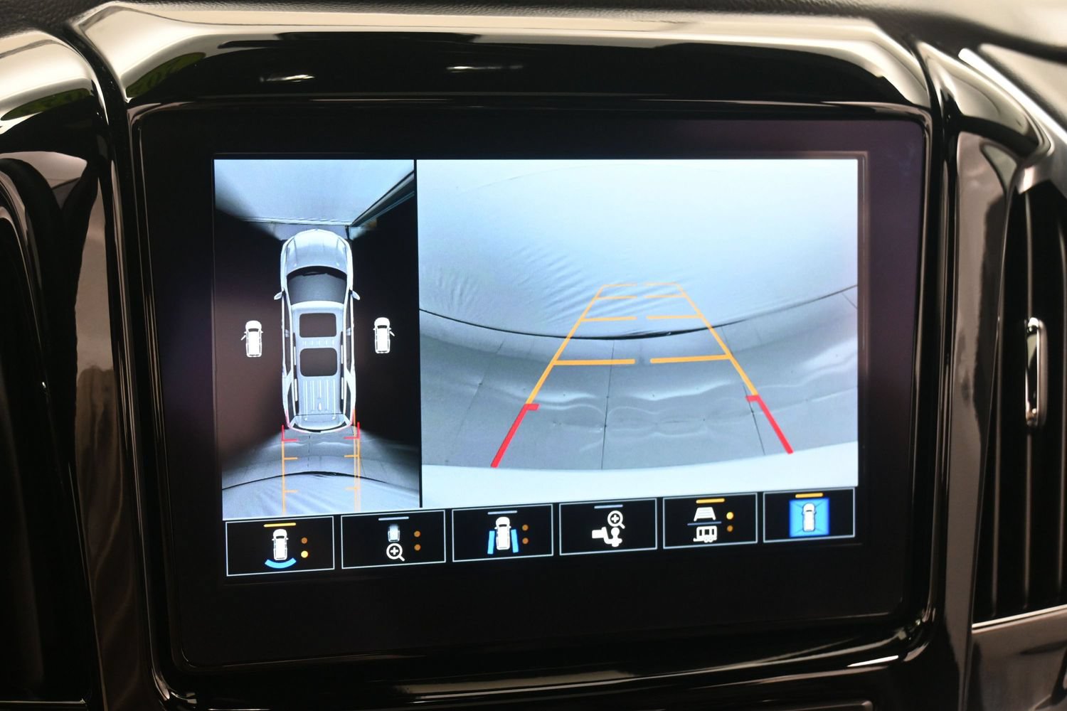 Used 2023 Chevrolet Traverse RS AWD/4WD image 30