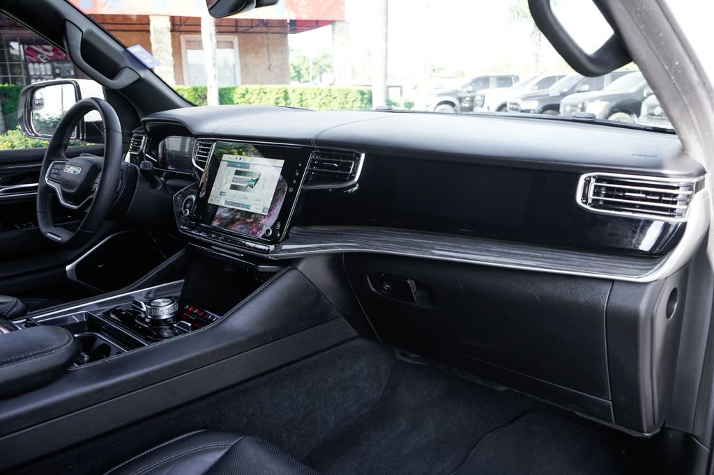 Used 2022 Jeep Wagoneer Series III w/ Rear Seat Video Group 1 image 42