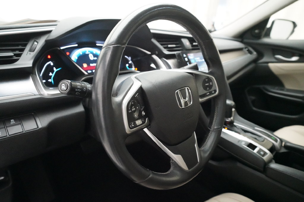 Certified 2018 Honda Civic Touring image 8