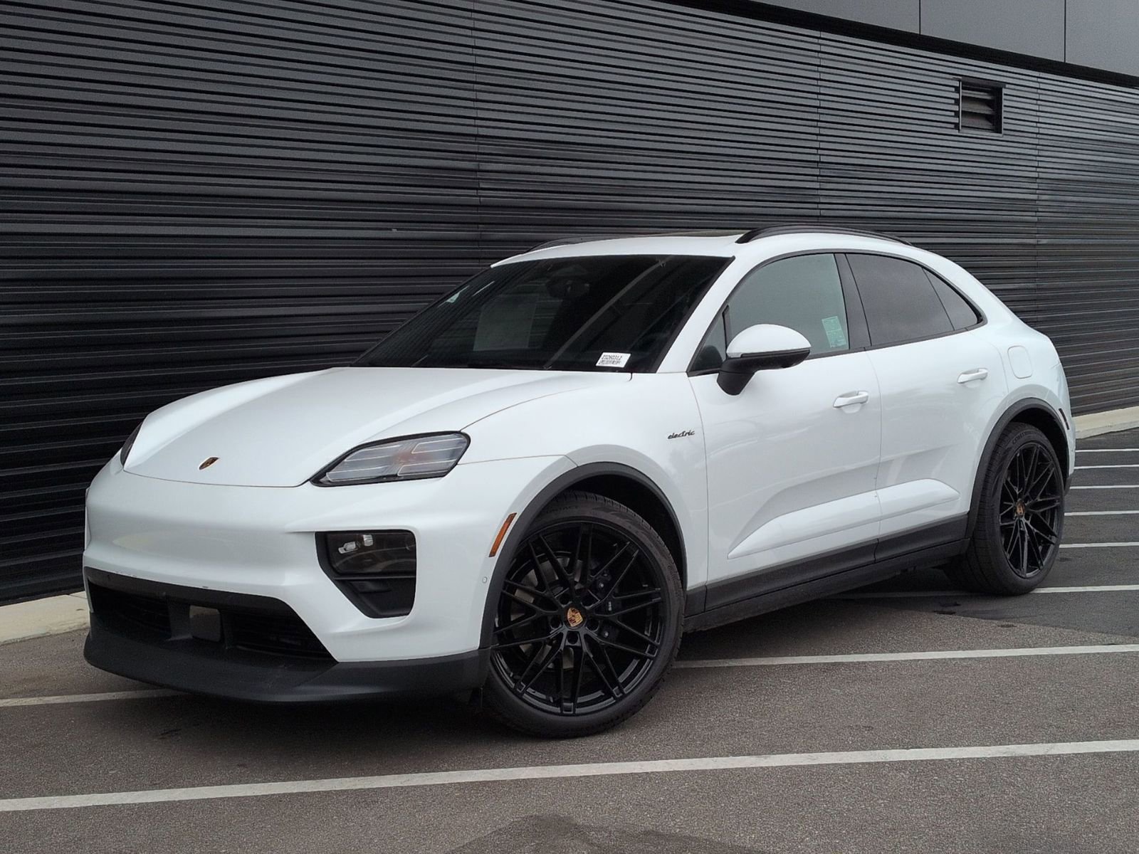 Used 2026 Porsche Macan Electric image 1