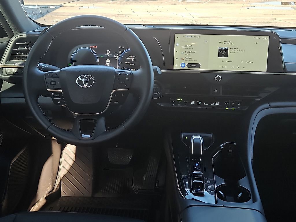 Used 2025 Toyota Crown Signia XLE image 18