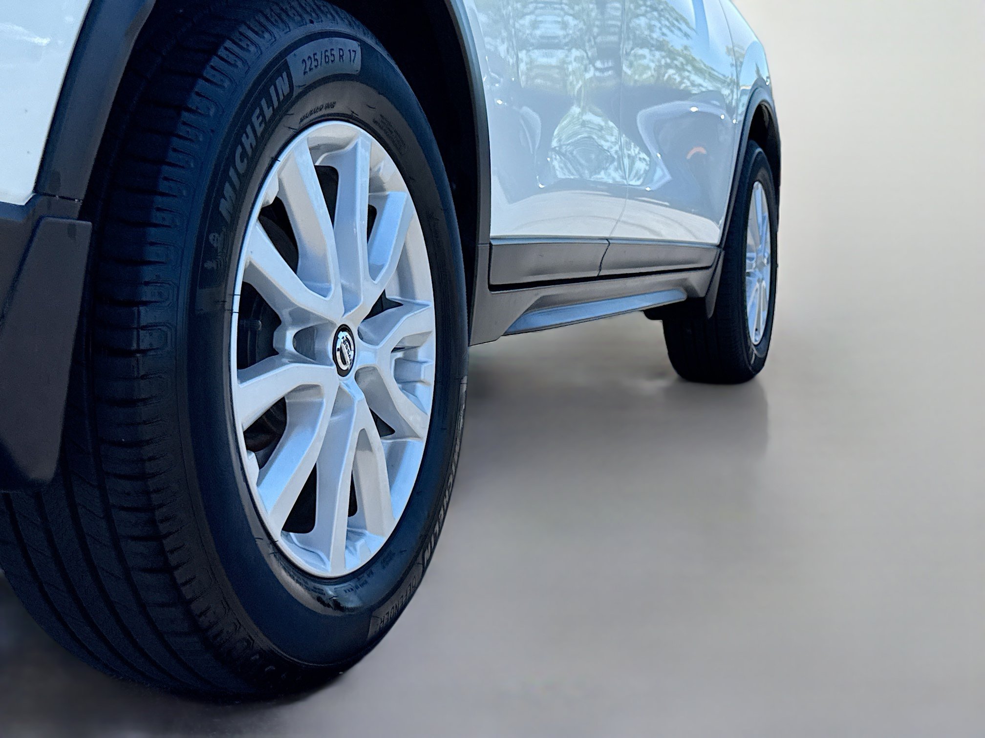 Used 2020 Nissan Rogue SV AWD/4WD image 16