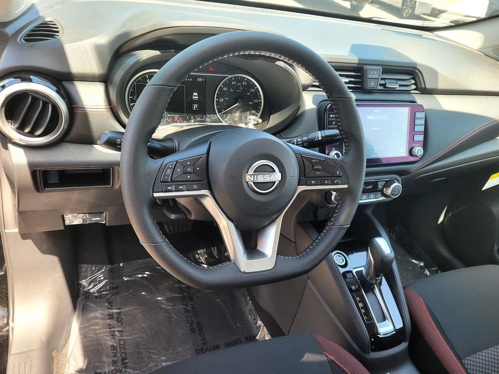 New 2025 Nissan Versa SR w/ Trunk Package FWD image 6