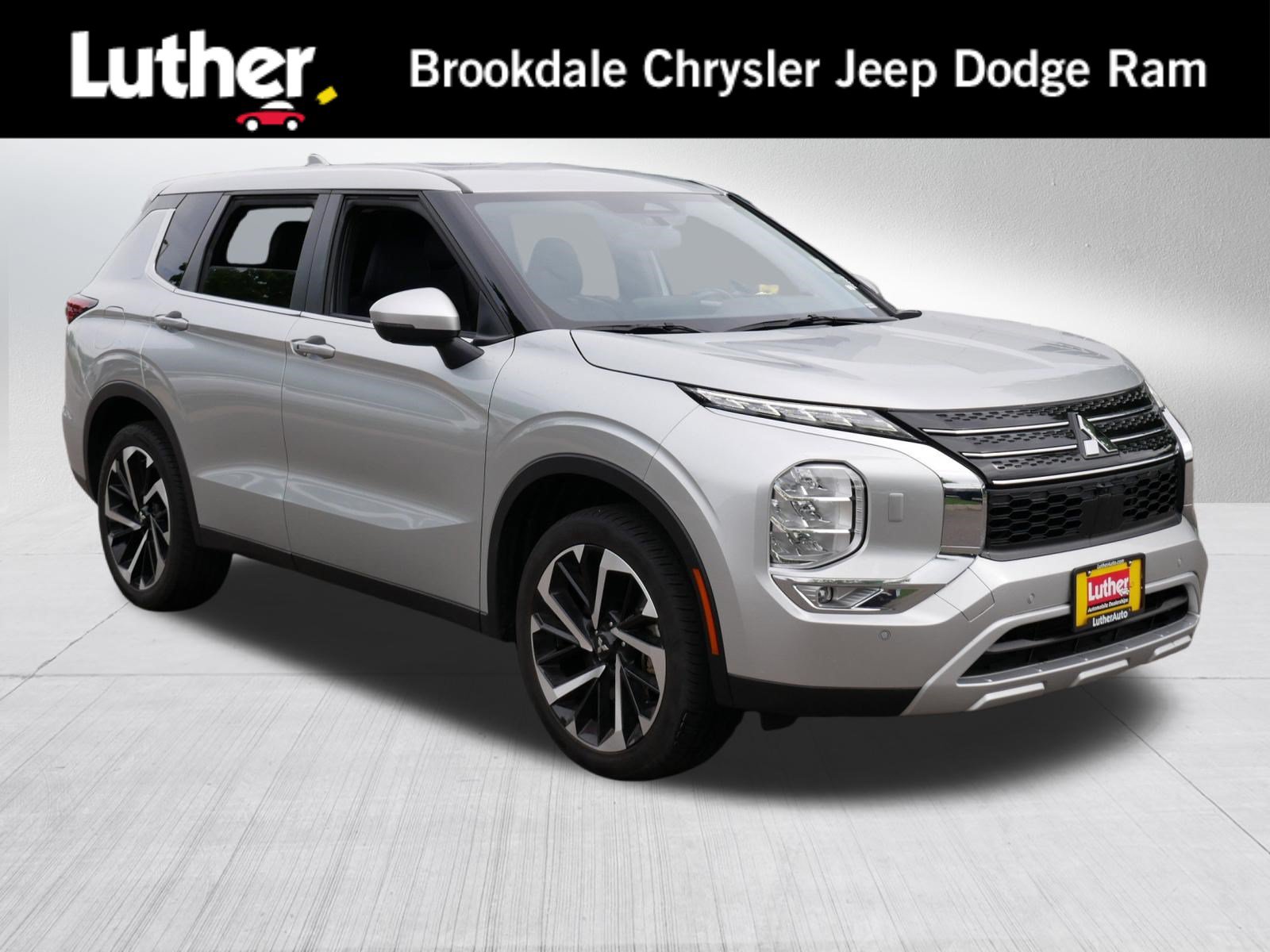 Used 2024 Mitsubishi Outlander SE AWD/4WD image 1