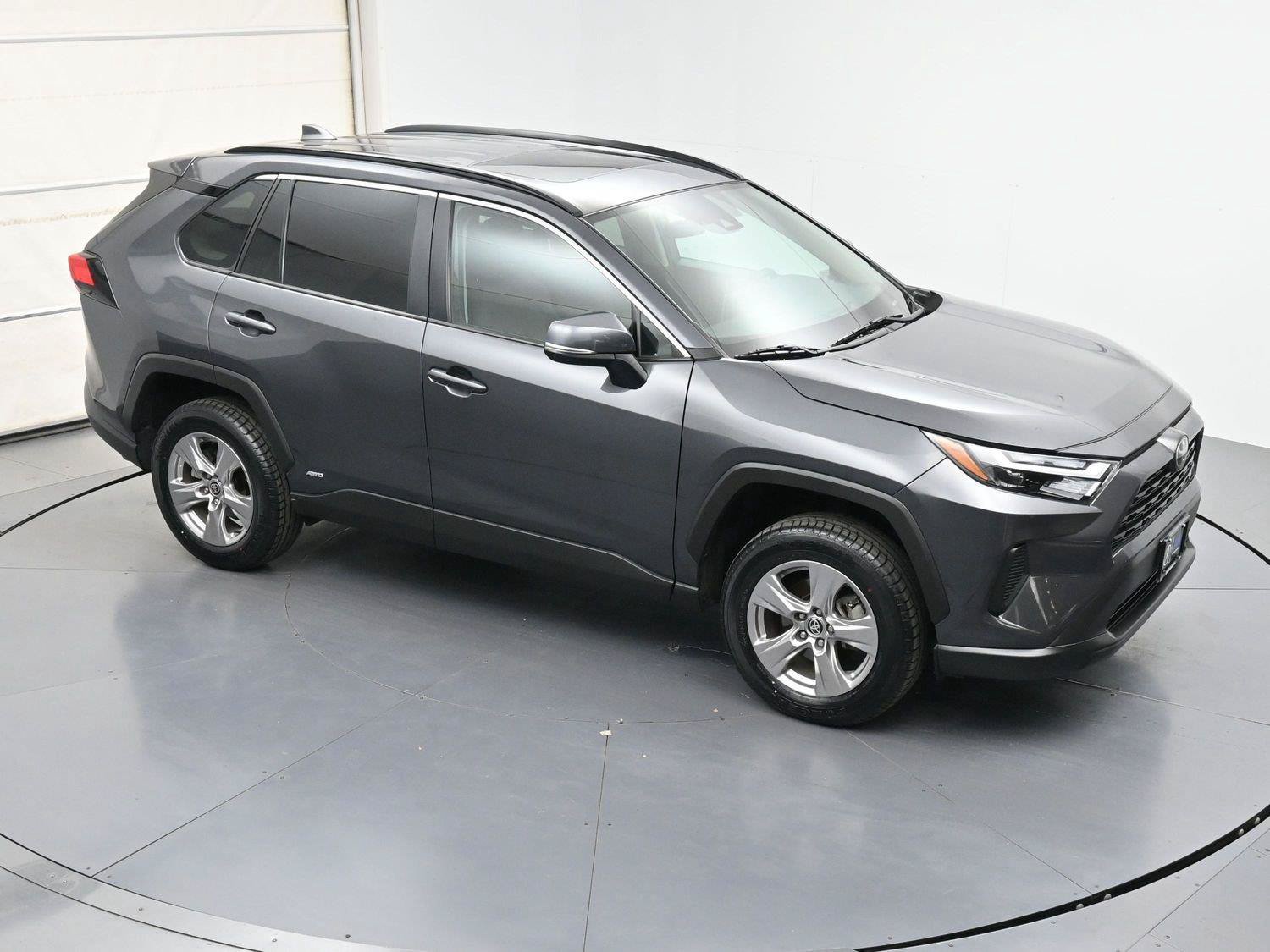 Used 2025 Toyota RAV4 XLE w/ Convenience Package AWD/4WD image 15