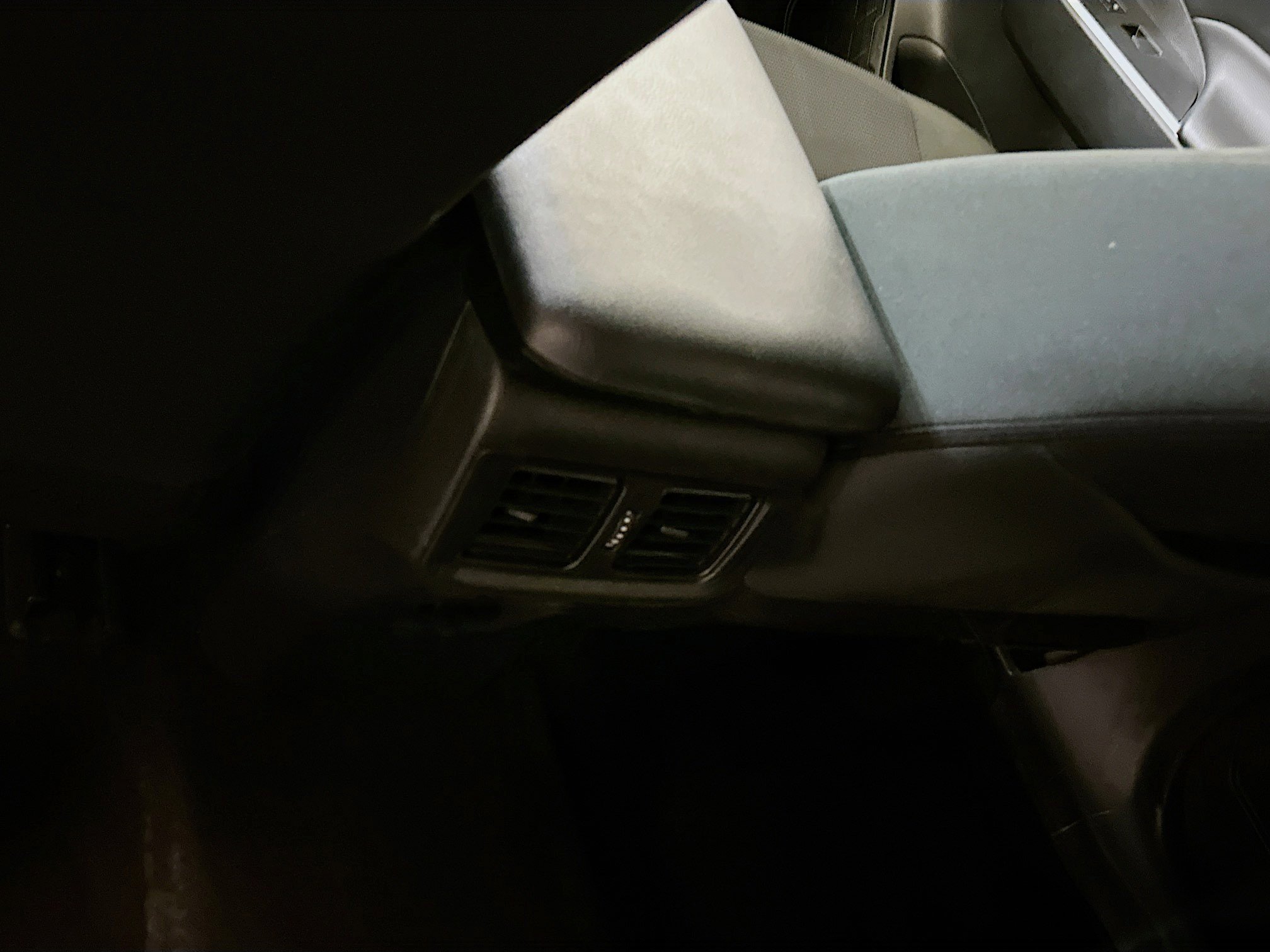 Used 2024 Toyota RAV4 LE image 28