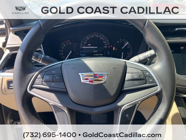 Used 2017 Cadillac XT5 FWD image 16