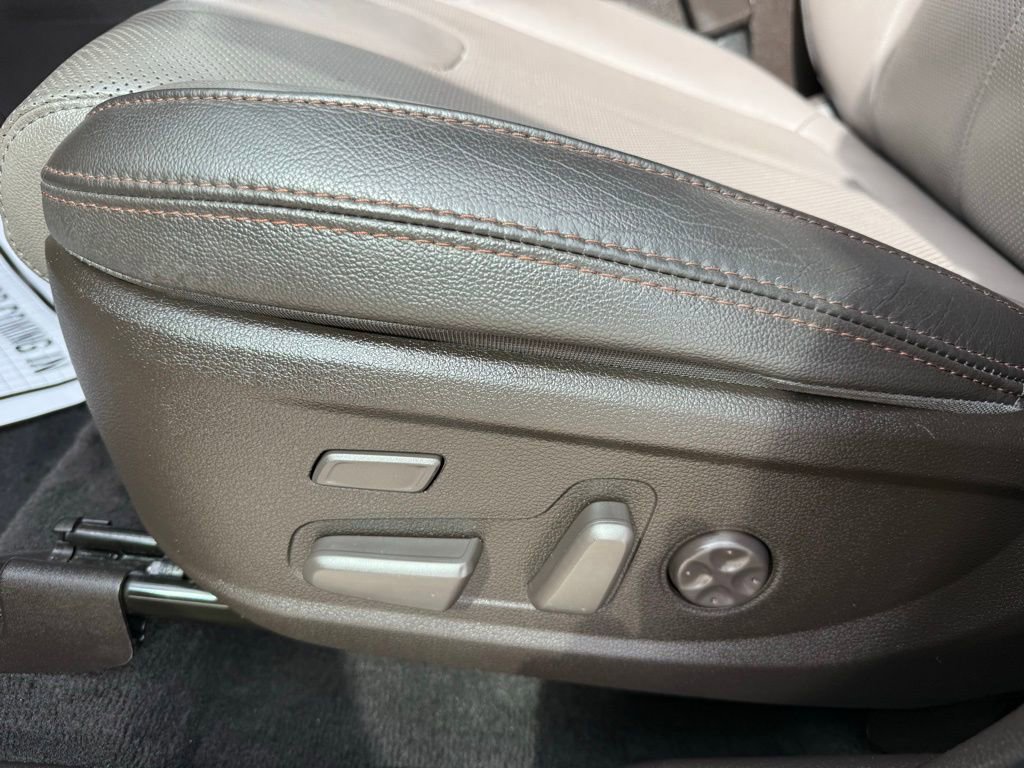 Used 2020 Hyundai Santa Fe Limited image 14