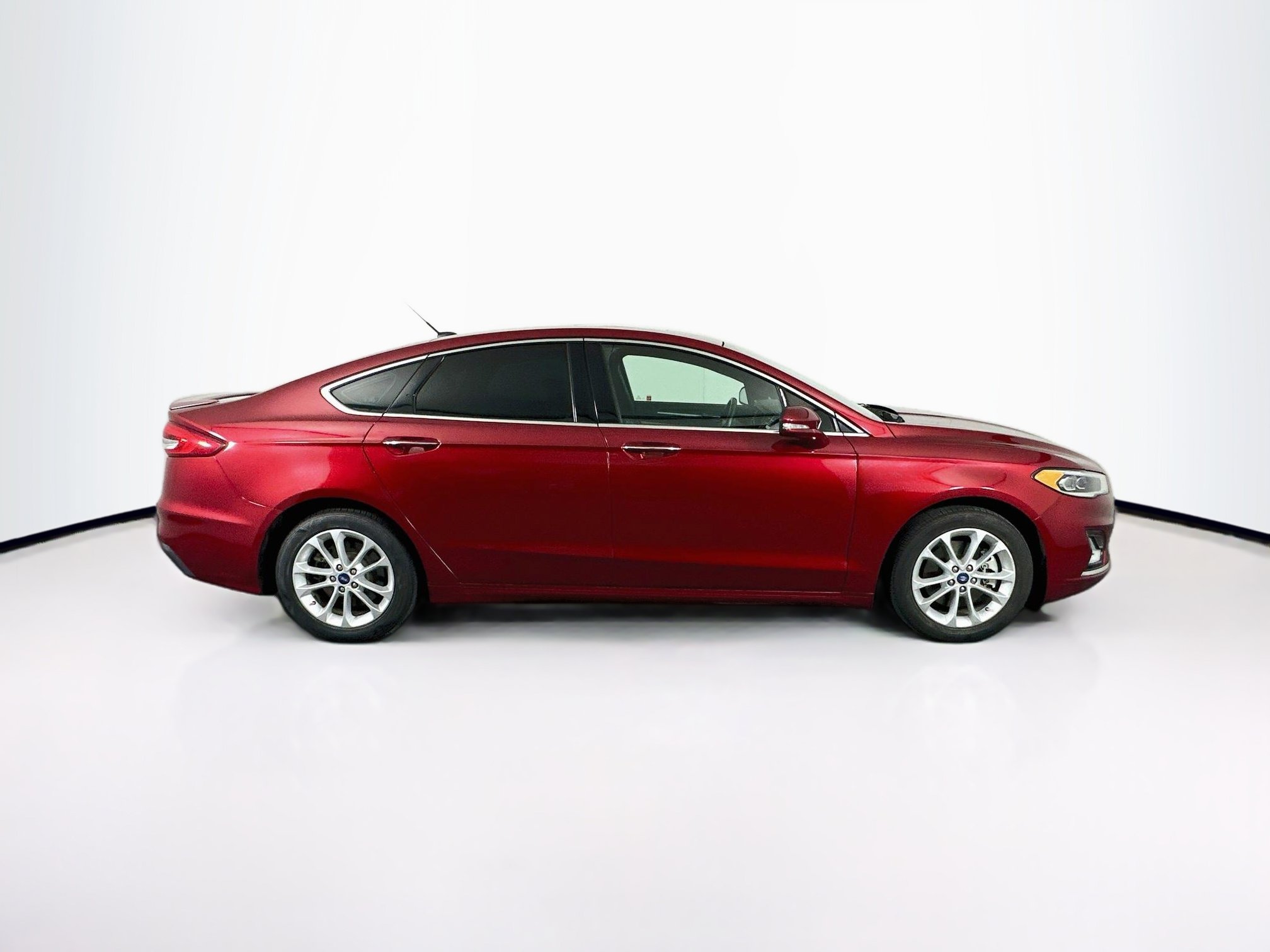 Used 2019 Ford Fusion Energi Titanium FWD image 10