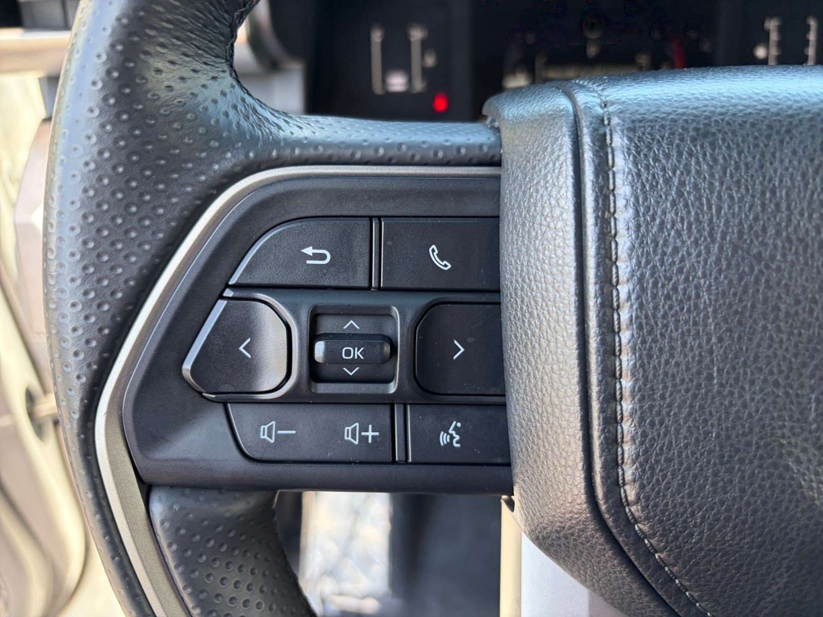 Certified 2025 Toyota 4Runner SR5 AWD/4WD image 14