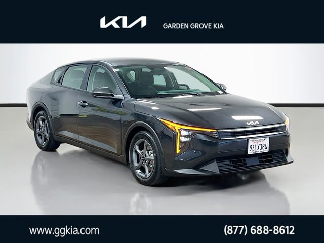 Certified 2025 Kia K4 FWD image 1