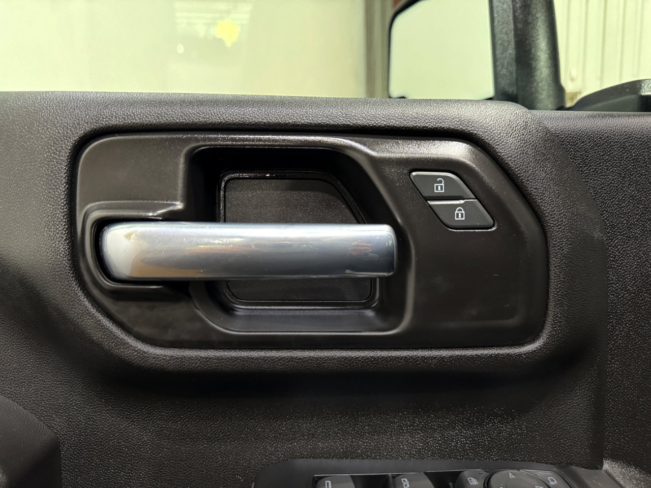 Used 2022 Chevrolet Silverado 2500 Custom w/ Custom Value Package image 31