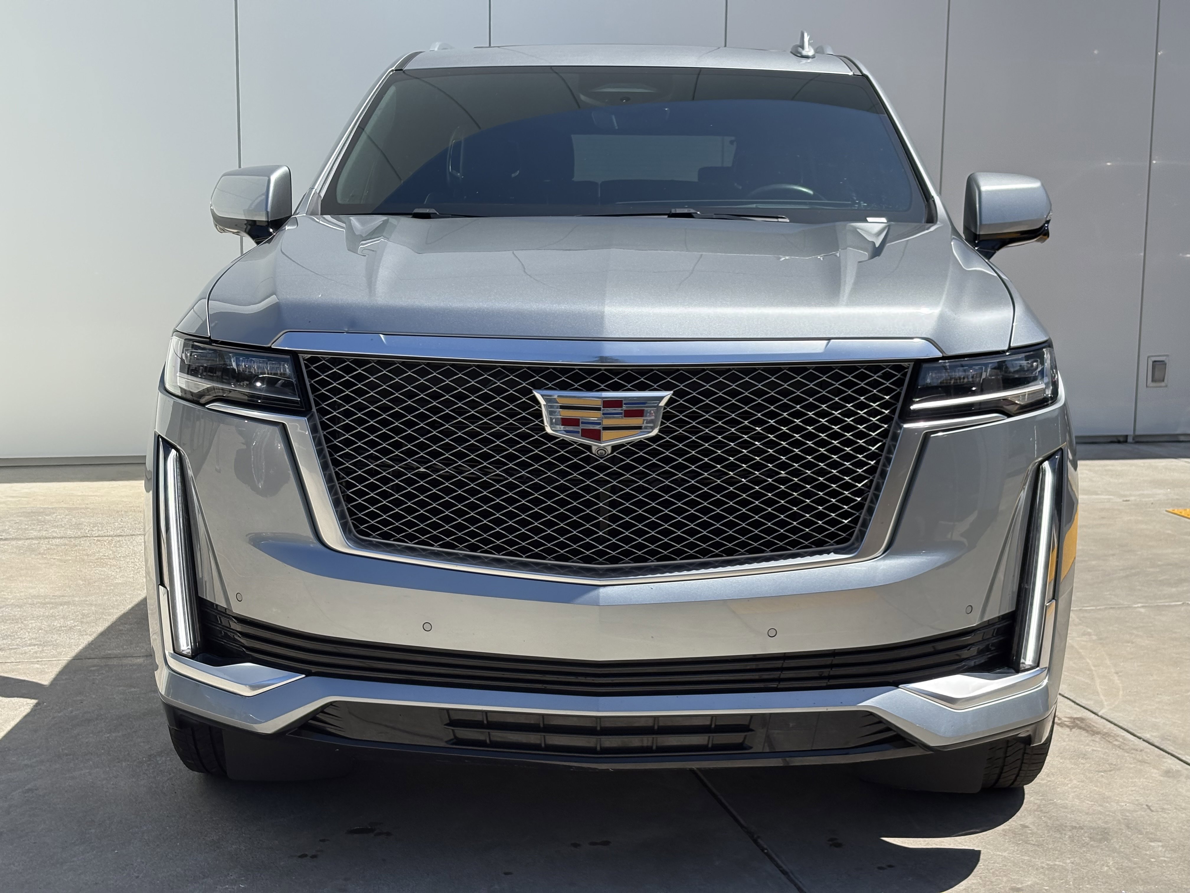 Used 2024 Cadillac Escalade ESV Premium Luxury w/ Performance Package AWD/4WD image 3