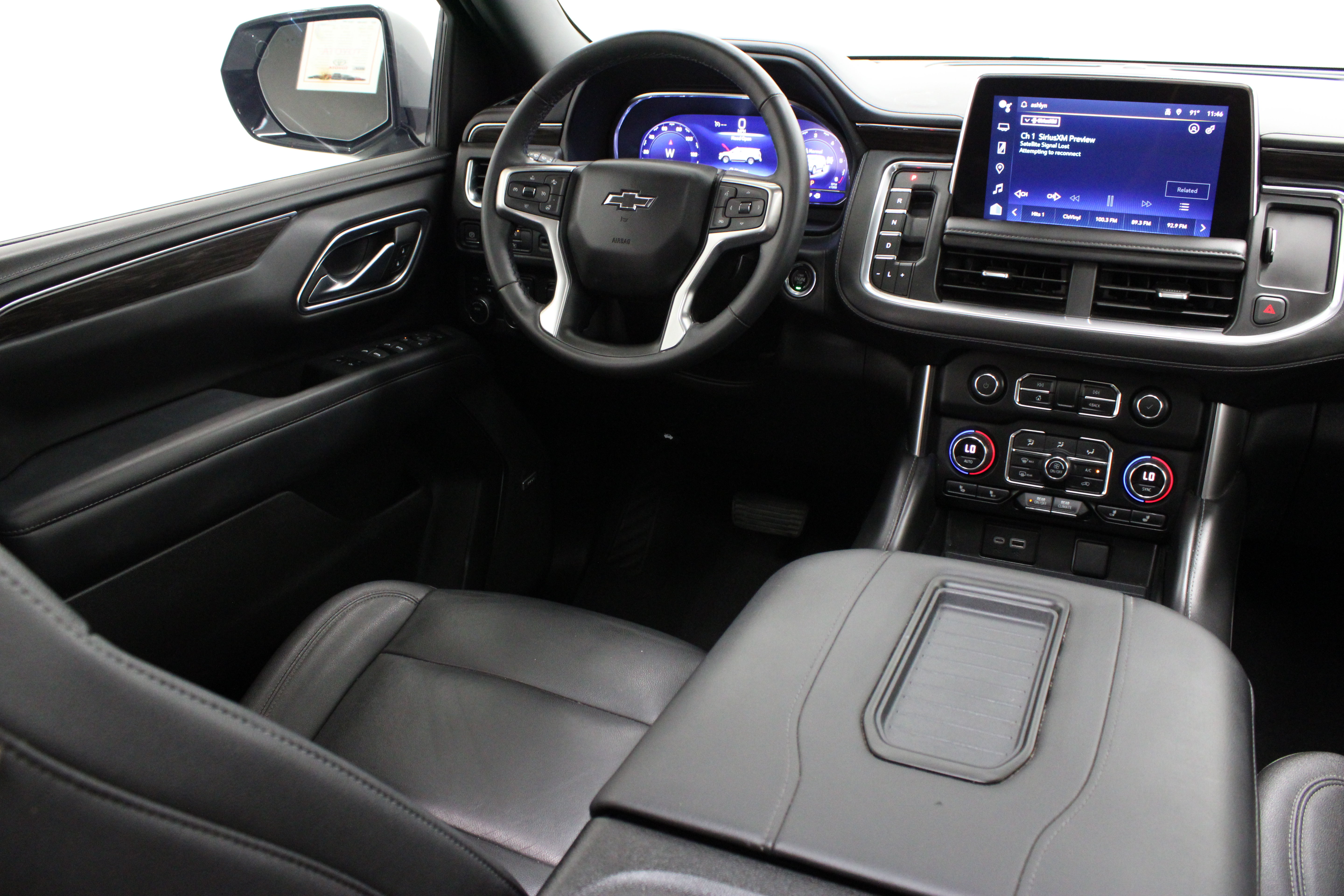 Used 2023 Chevrolet Tahoe Z71 w/ Luxury Package AWD/4WD image 34