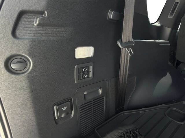 Used 2023 Lexus LX 600 4WD w/ Interior Upgrade Package image 19