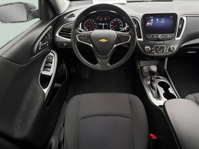 Used 2023 Chevrolet Malibu LS image 9