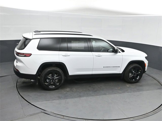 New 2025 Jeep Grand Cherokee L Limited w/ Black Appearance Package image 32