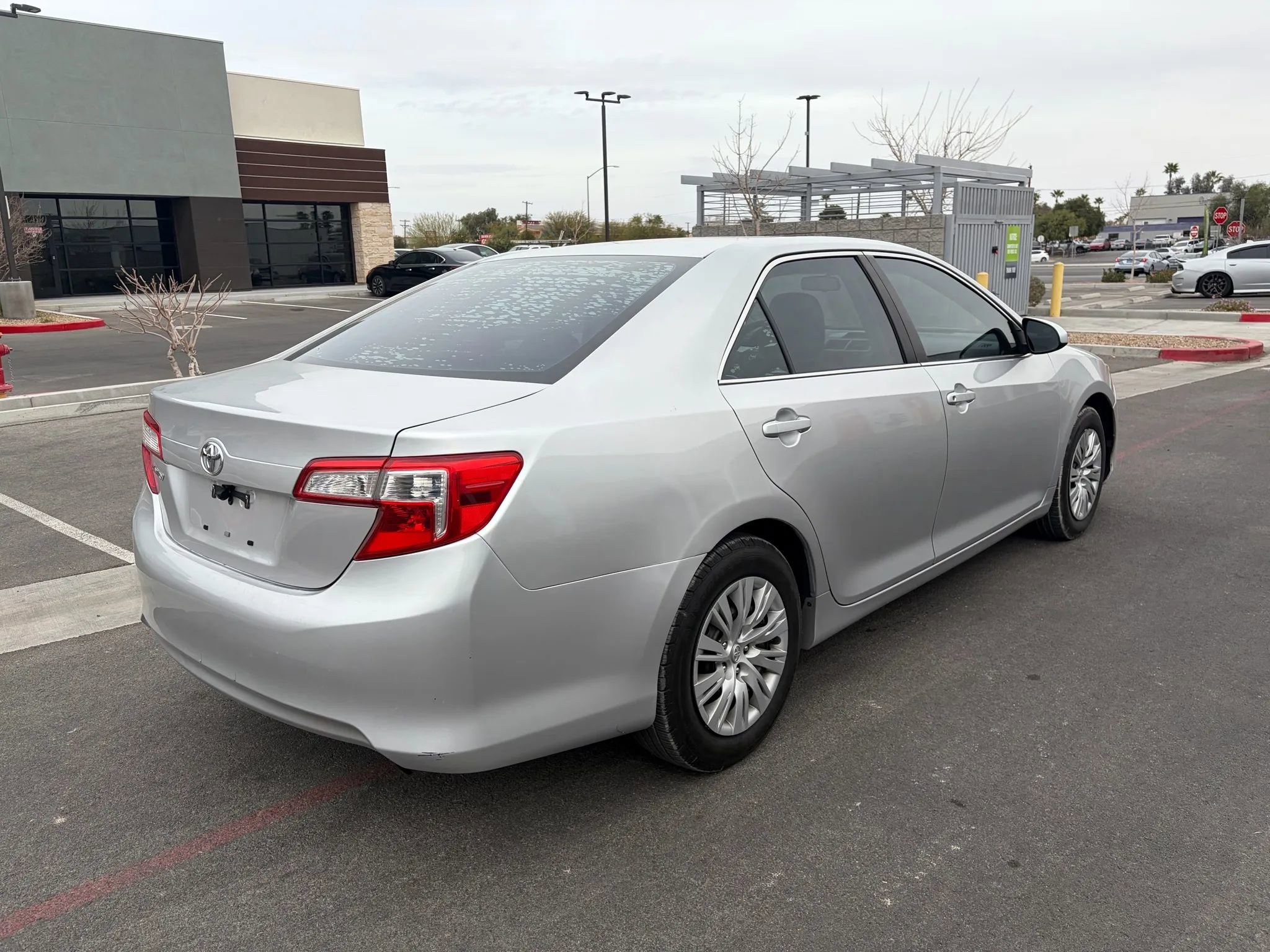 Used 2014 Toyota Camry L image 5