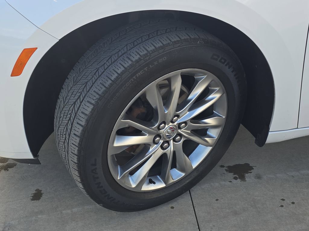 Used 2024 Buick Enclave Avenir w/ Trailering Package, 5000 lbs. FWD image 33