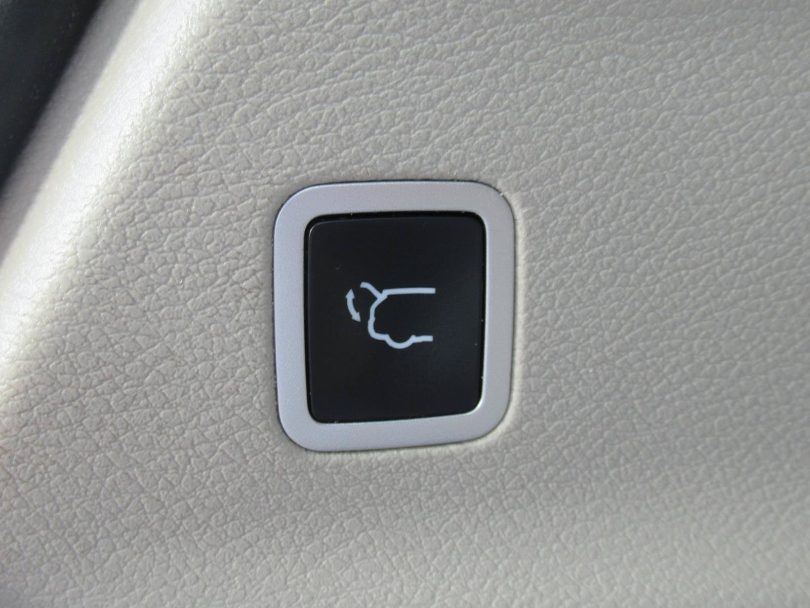 Used 2021 Chrysler Pacifica Limited w/ Premium & Safety Sphere Group AWD/4WD image 40