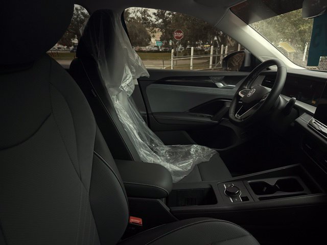 Used 2025 Volkswagen Tiguan SE FWD image 19