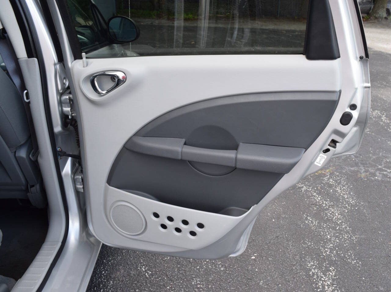 Used 2006 Chrysler PT Cruiser Touring FWD image 36