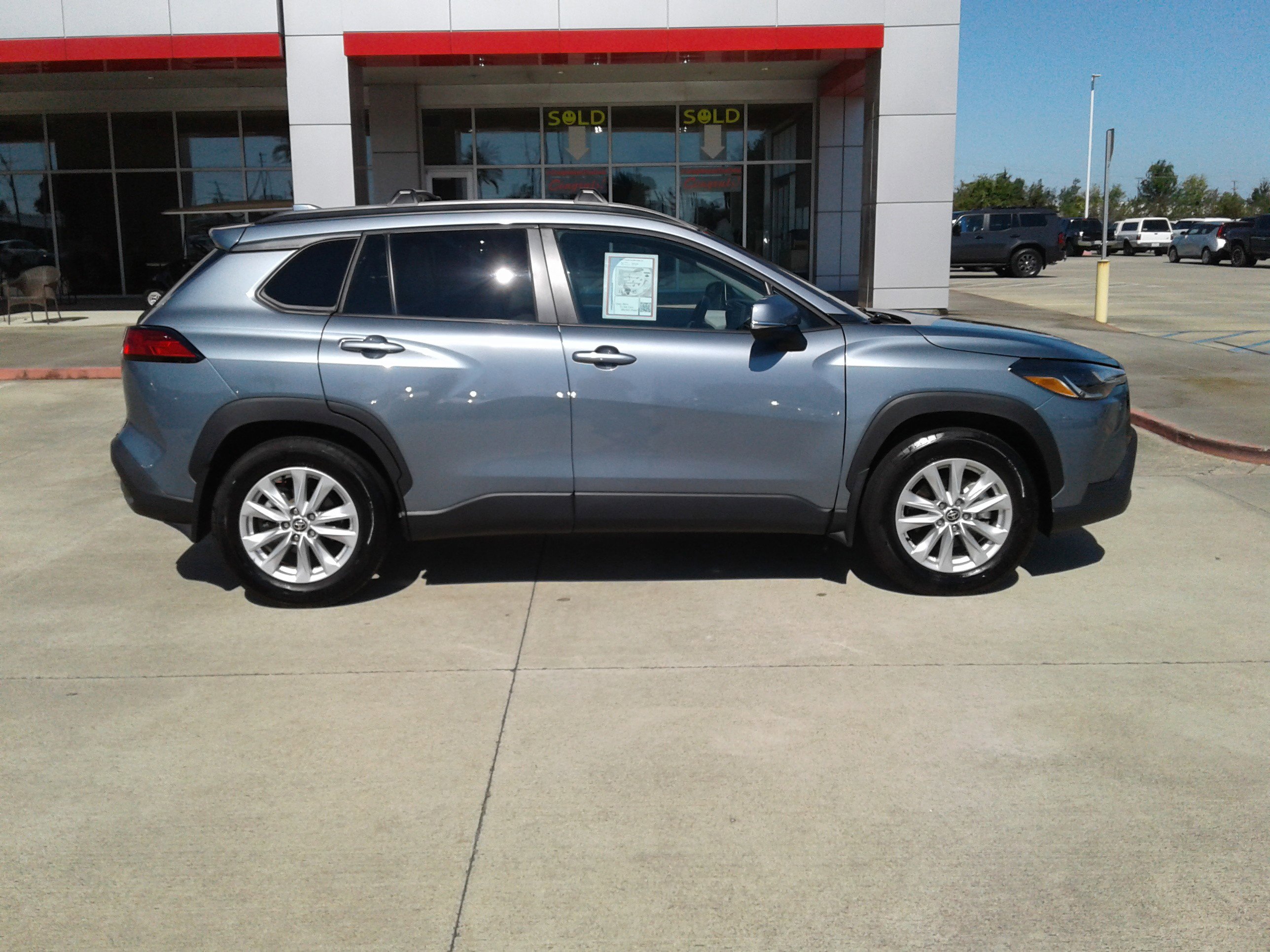 Used 2024 Toyota Corolla Cross LE image 8