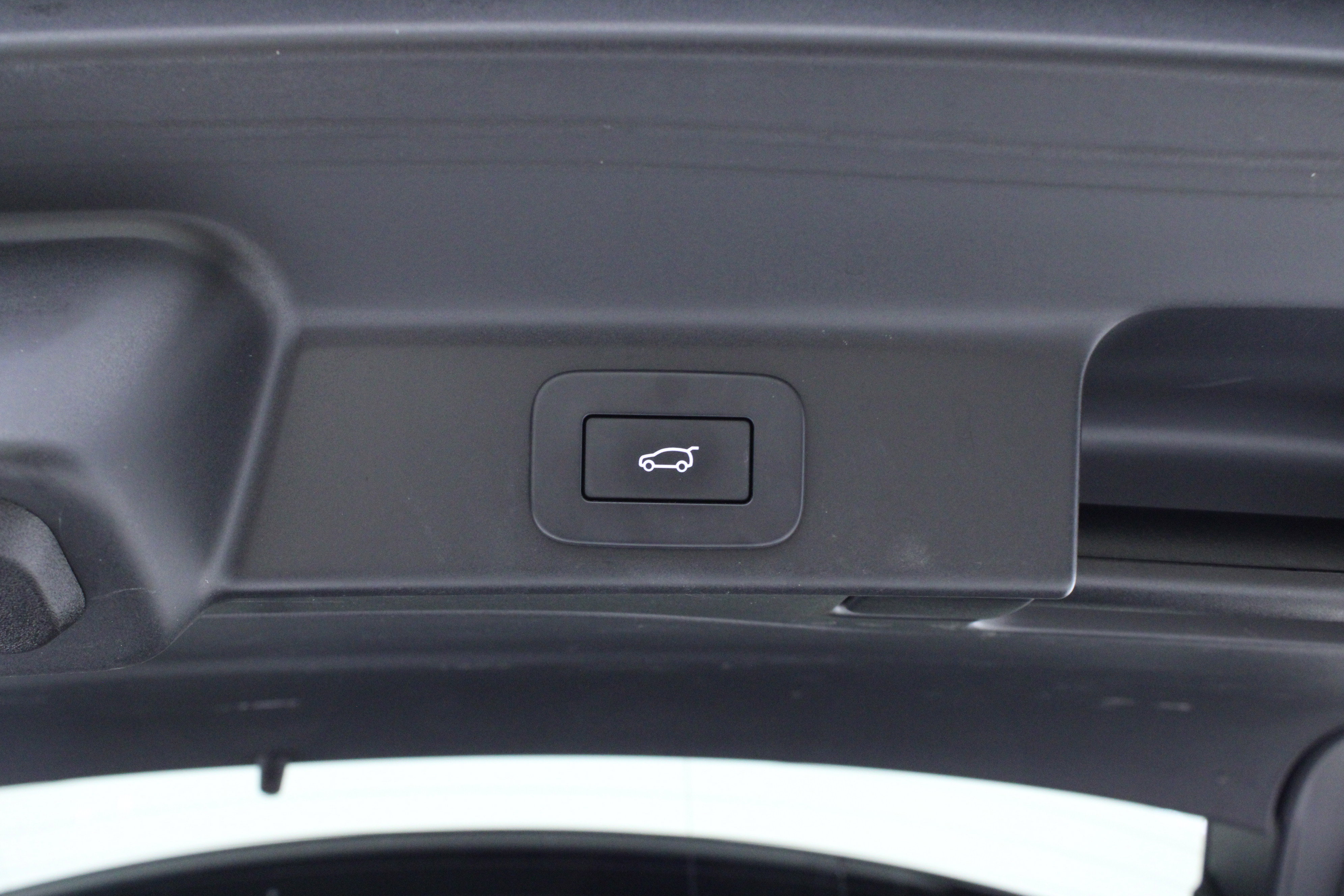 Used 2023 Jaguar F-PACE R-Dynamic S image 12