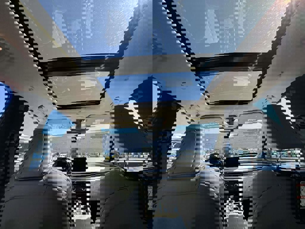 Used 2026 INFINITI QX60 Luxe w/ Family Package image 16