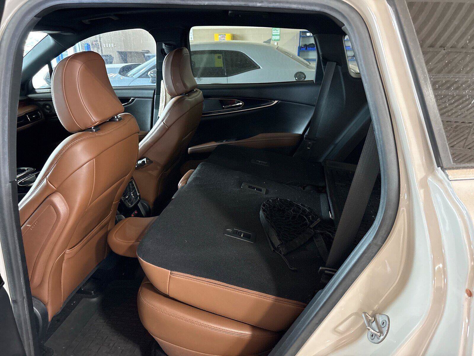 Used 2021 Lincoln Nautilus Reserve w/ Cargo Utility Package AWD/4WD image 7