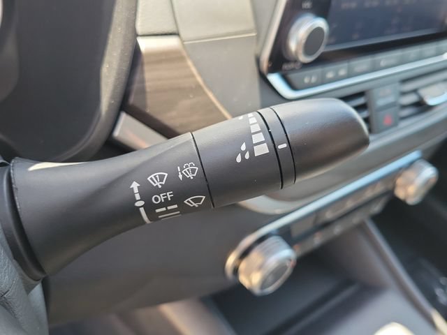 Used 2025 Nissan Altima 2.5 SV FWD image 27
