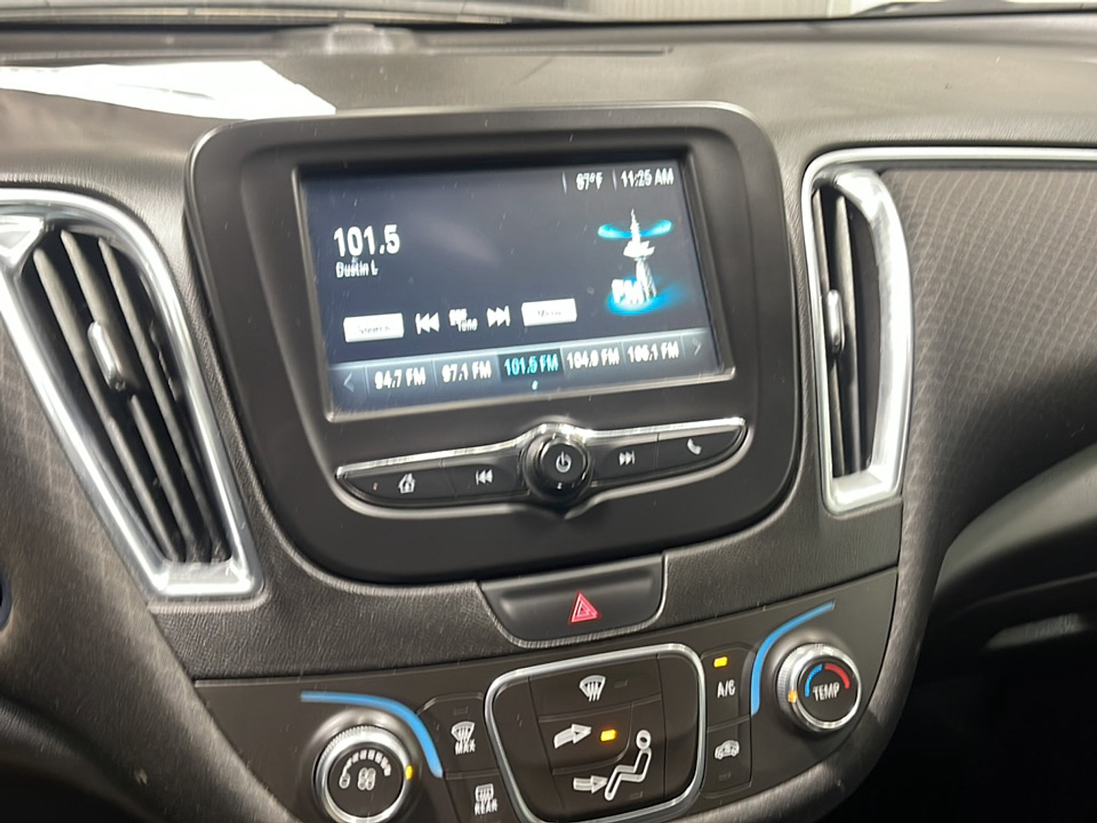 Used 2018 Chevrolet Malibu LT FWD image 8
