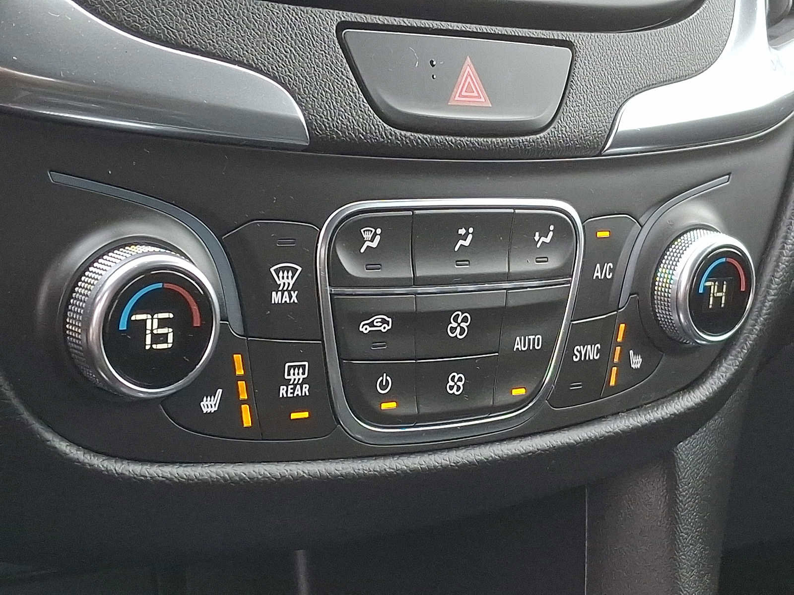 Used 2021 Chevrolet Equinox LT image 13