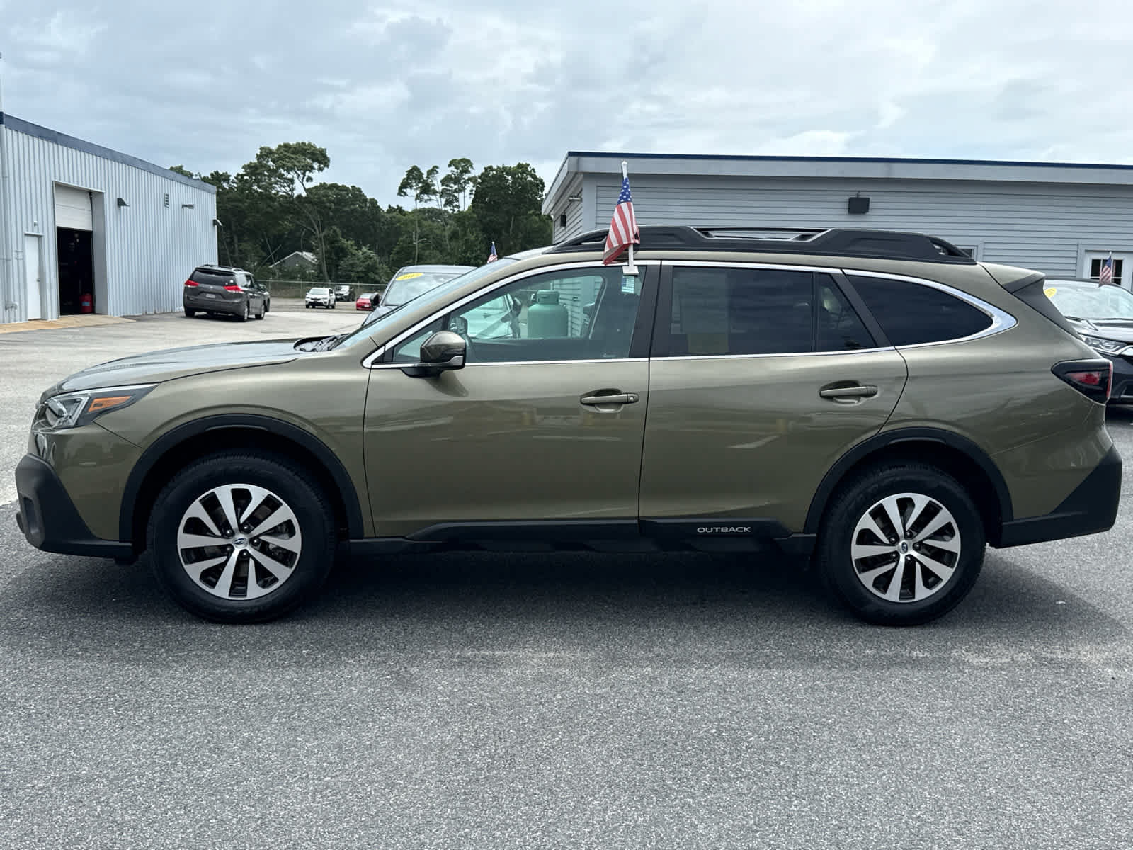 Used 2021 Subaru Outback Premium AWD/4WD image 4