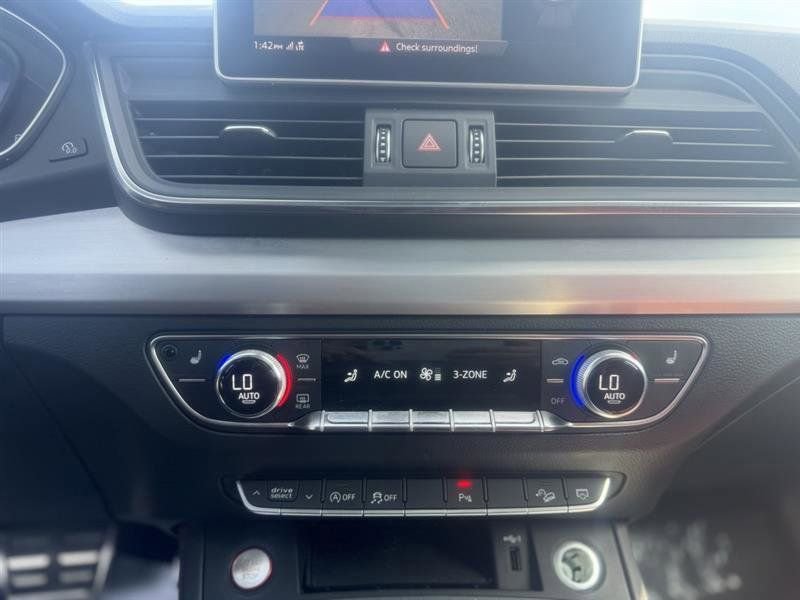 Used 2018 Audi SQ5 Premium Plus w/ Navigation Package image 25