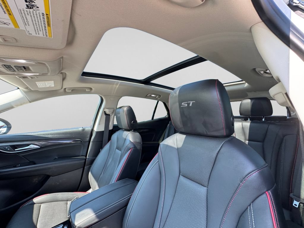 Used 2023 Buick Envision Essence w/ Sport Touring Package AWD/4WD image 25