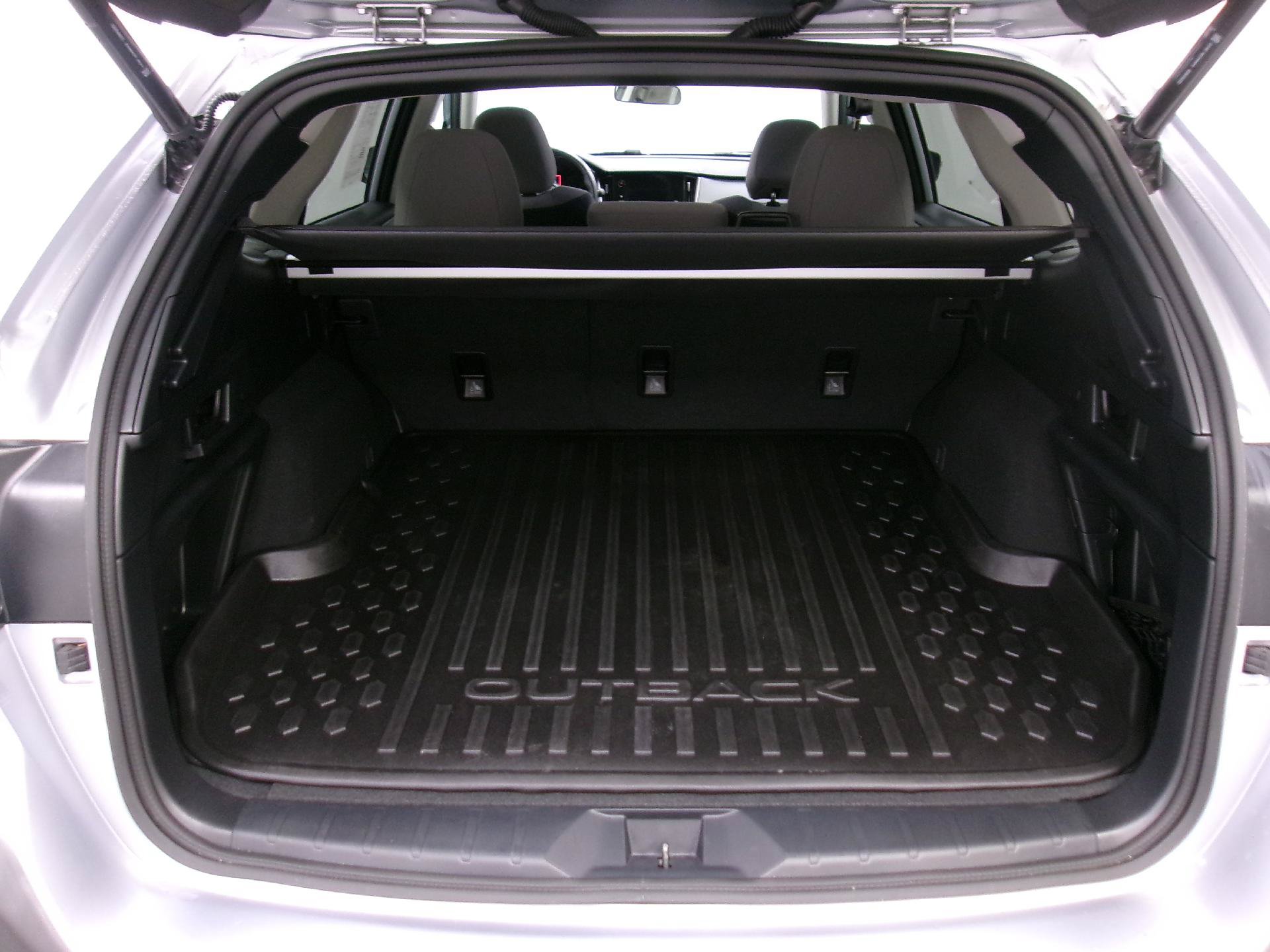 Used 2023 Subaru Outback Premium AWD/4WD image 10
